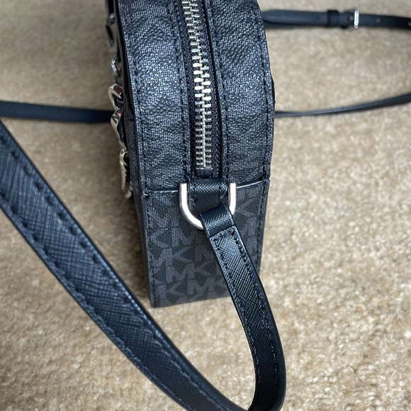 Michael Kors Jet Set Large Logo Crossbody Bag - Black - Picture 5 of 8